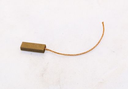 Szczotka   4,0 x 7,0 x 20,0 węglowa 410