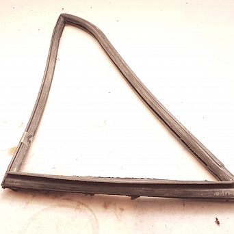 Uszczelka szyby trójkątnej drzwi przód FSO