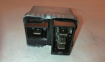 Regulator wycieraczki 126p  12V 10A