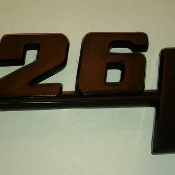 Emblemat  "126p" 126p