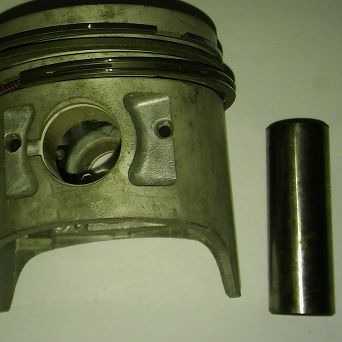 Tłok III szlif 77,6 PN 1500 kpl.