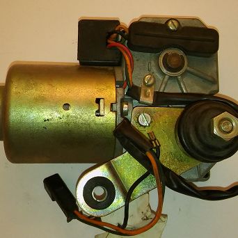 Silnik wycieraczki szyby tył PN Caro