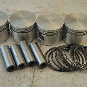 Zestaw tłoków III 65,60 CC, SC 900 Złotecki