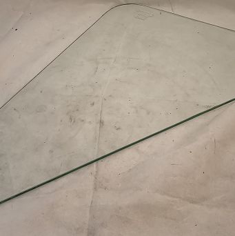 Szyba trójkątna narożna przód Żuk FSC