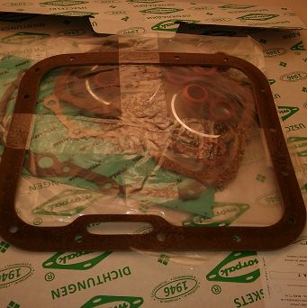 Uszczelki silnika z simmeringiem 126p 600 Kreft