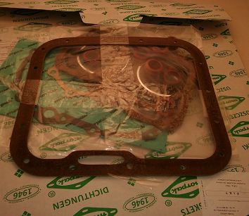 Uszczelki silnika z simmeringiem 126p 600 Kreft