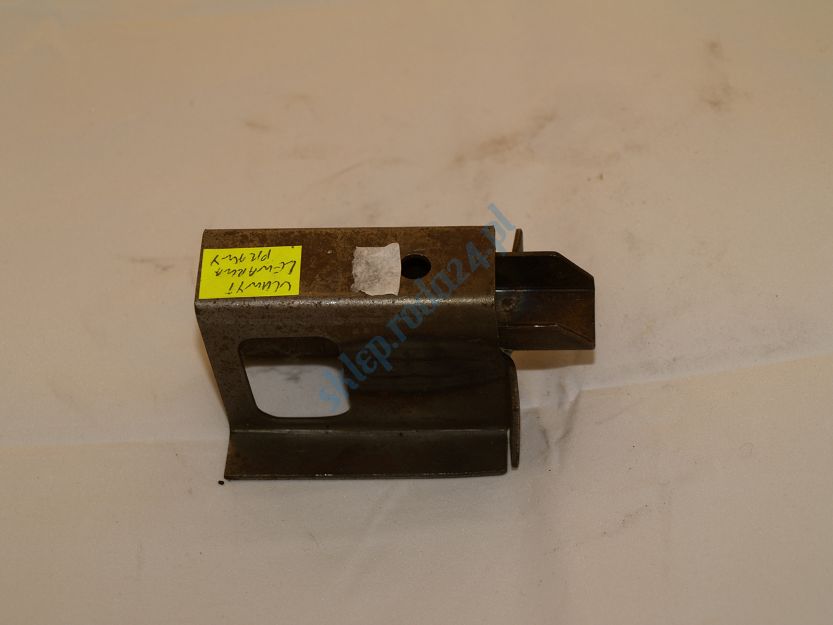 Uchwyt lewarka prawy 126p