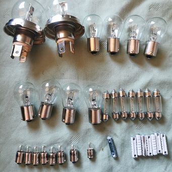 Zestaw żarówek i bezpieczników 6V Trabant 601