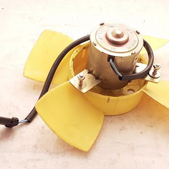 Silnik z wentylatorem chłodnicy PN Caro kpl.