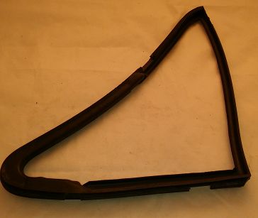 Uszczelka szyby trójkątnej L 126p