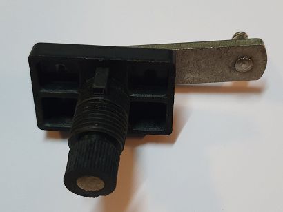 Oś mechanizmu wycieraczki prawa 126p