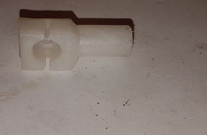 Oprawka plastikowa cięgna gazu 126p, FSO, PN