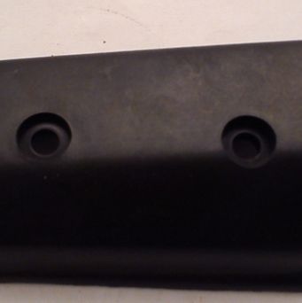 Osłona zawiasu bagażnika L 126p Bis