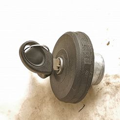 Korek paliwa 126p, Łada, PN Truck z kluczykiem