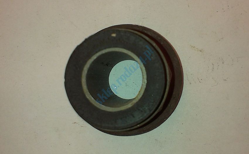Tuleja metal. - gum. wahacza przód 126p Akor
