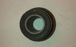 Tuleja metal. - gum. wahacza przód 126p Akor