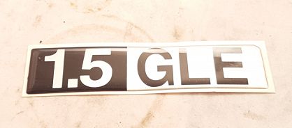 Emblemat "1.5 GLE" PN Caro