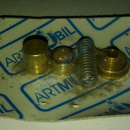 Zestaw naprawczy pokrywy gaźnika PN