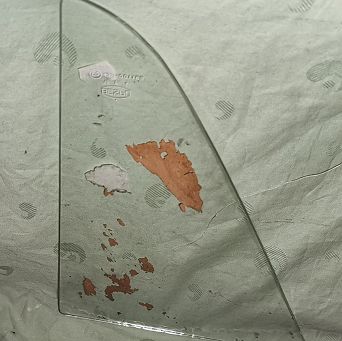 Szyba boczna tył trójkątna FSO