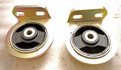 Poduszka skrzyni bieg. 126p Bis kpl.