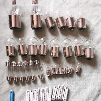 Zestaw żarówek i bezpieczników Wartburg 311 6V