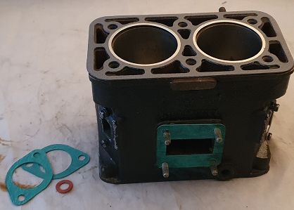 Cylinder kpl. Syrena 100 - 103, motopompa regen.