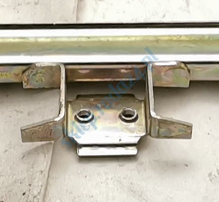 Wspornik szyby opuszczanej drzwi przód L PN Truck