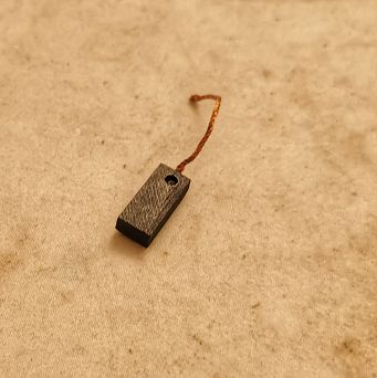 Szczotka   4,0 x 7,0 x 18,0 węglowa