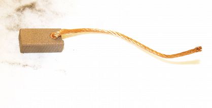 Szczotka   4,0 x 7,0 x 20,0 węglowa LAX82