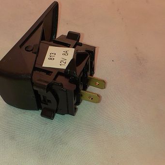 Przełącznik ogrzewania tylnej szyby 813 126p  EL