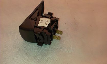 Przełącznik ogrzewania tylnej szyby 813 126p  EL