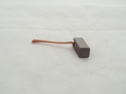 Szczotka   8,0 x 9,0 x 18,0 węglowa 621a