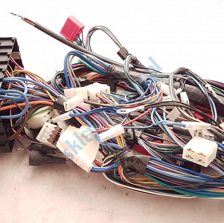 Instalacja elektryczna przód 126p EL z bezp.