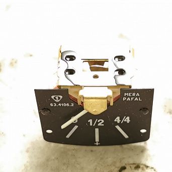 Wskaźnik poziomu paliwa na desce 126p ST Mera