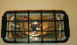 Reflektor drogowy halogenowy H3 Wesem z kratką