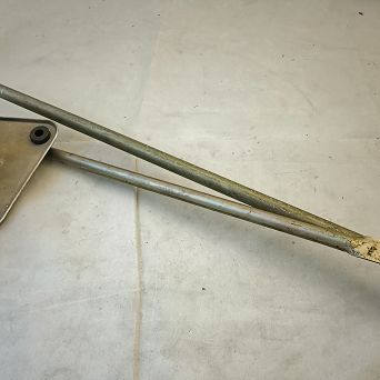 Mechanizm wycieraczek z silnikiem przód kpl. Żuk