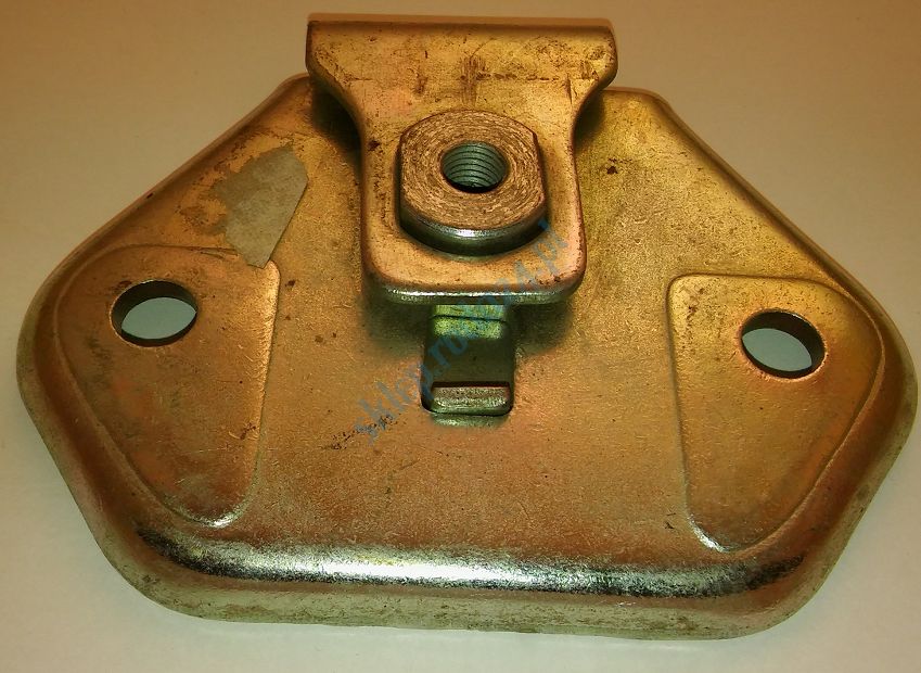 Wspornik zawieszenia silnika 126p